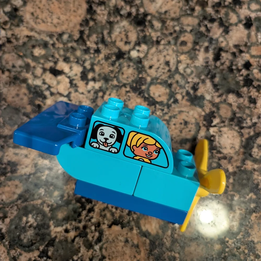 Lego Building Block Set with Yellow and Blue Pieces - Picture 4 of 5